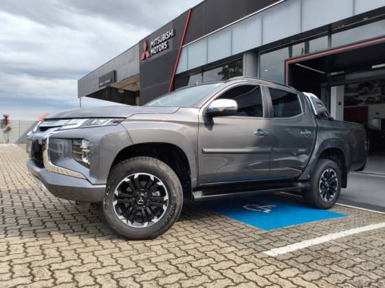 MITSUBISHI L200 TRITON 2.4 16V TURBO DIESEL SPORT HPE CD 4P 4X4 AUTOMÁTICO